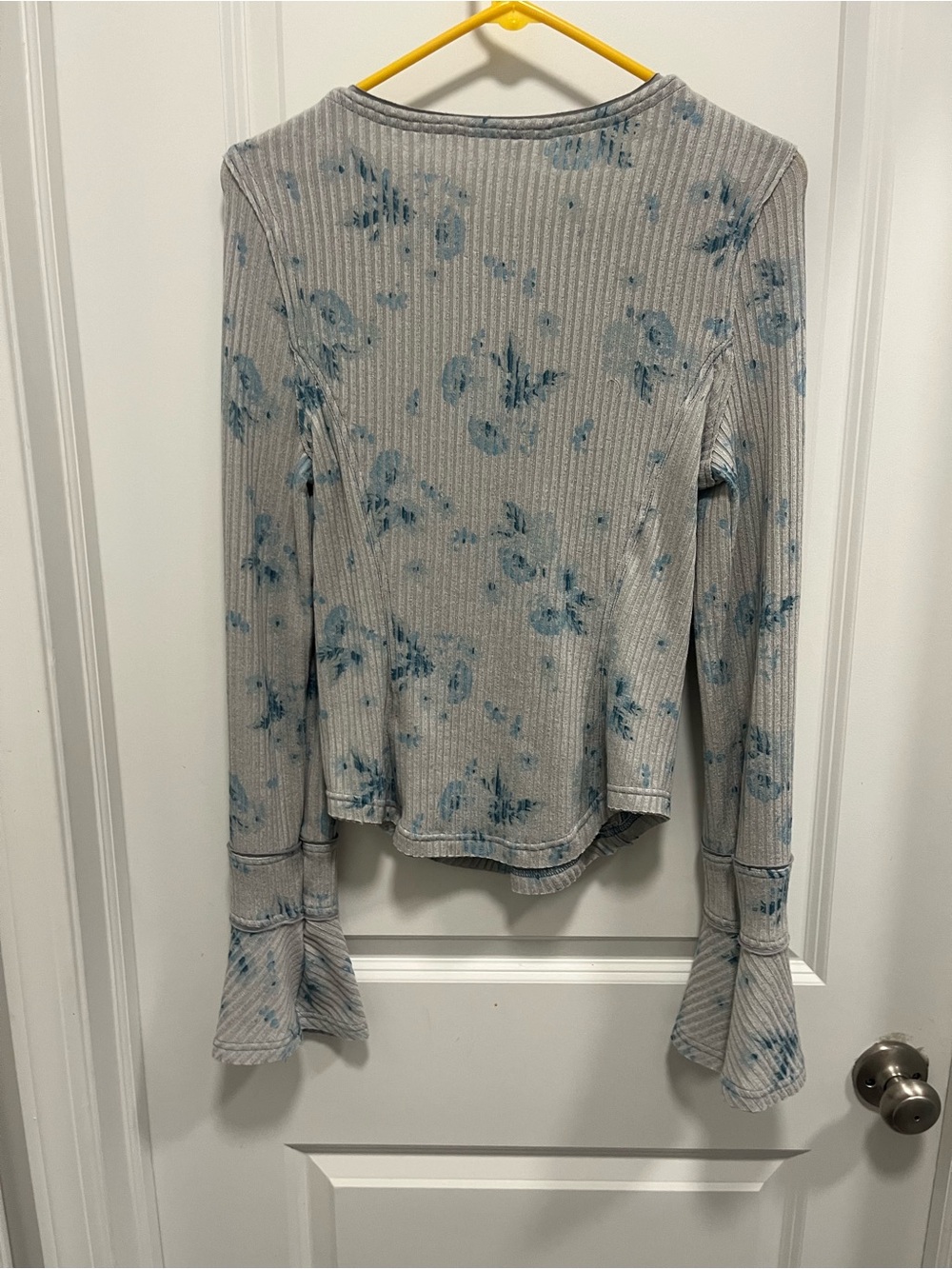 Free People Bell Sleeve Henley Gray With Blue Flowers Size Medium - Picture 3 of 5